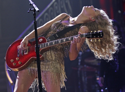 File:Taylor Swift 2011-09-28.jpg