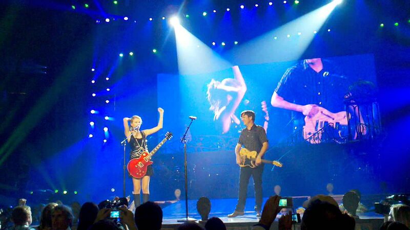 File:Taylor Swift Jim Adkins.jpg
